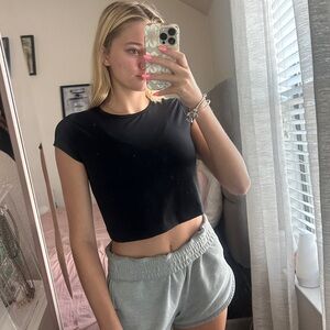 old navy active powersoft black shirt 🖤